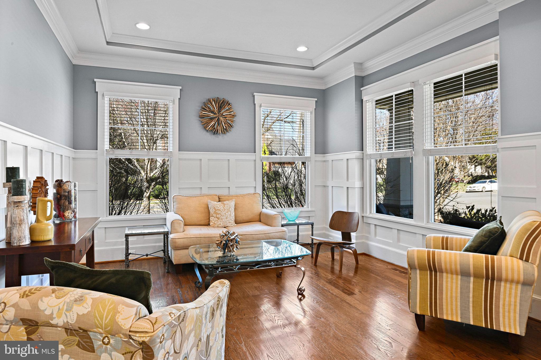 VIENNA WOODS - Residential