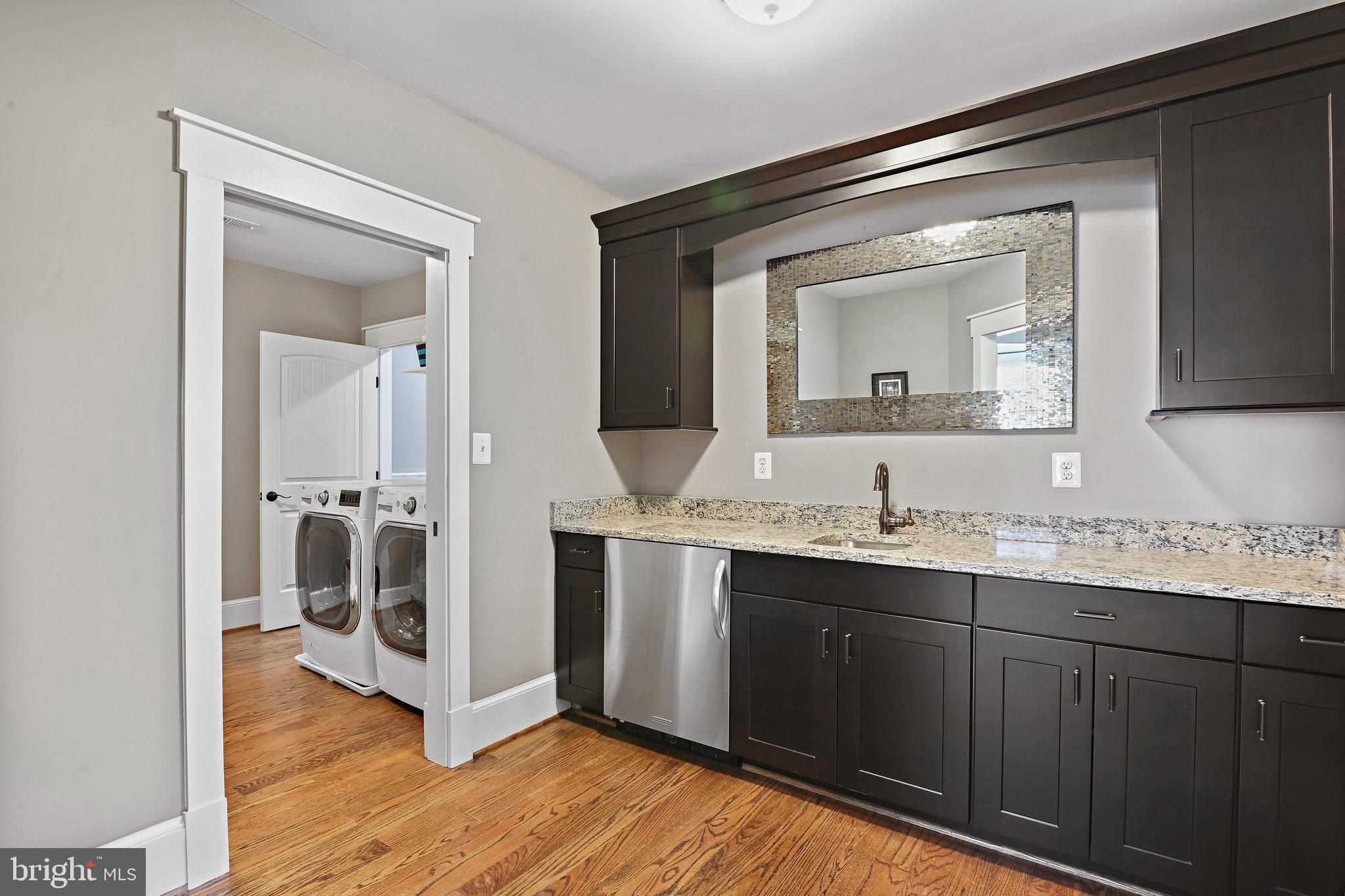 VIENNA WOODS - Residential