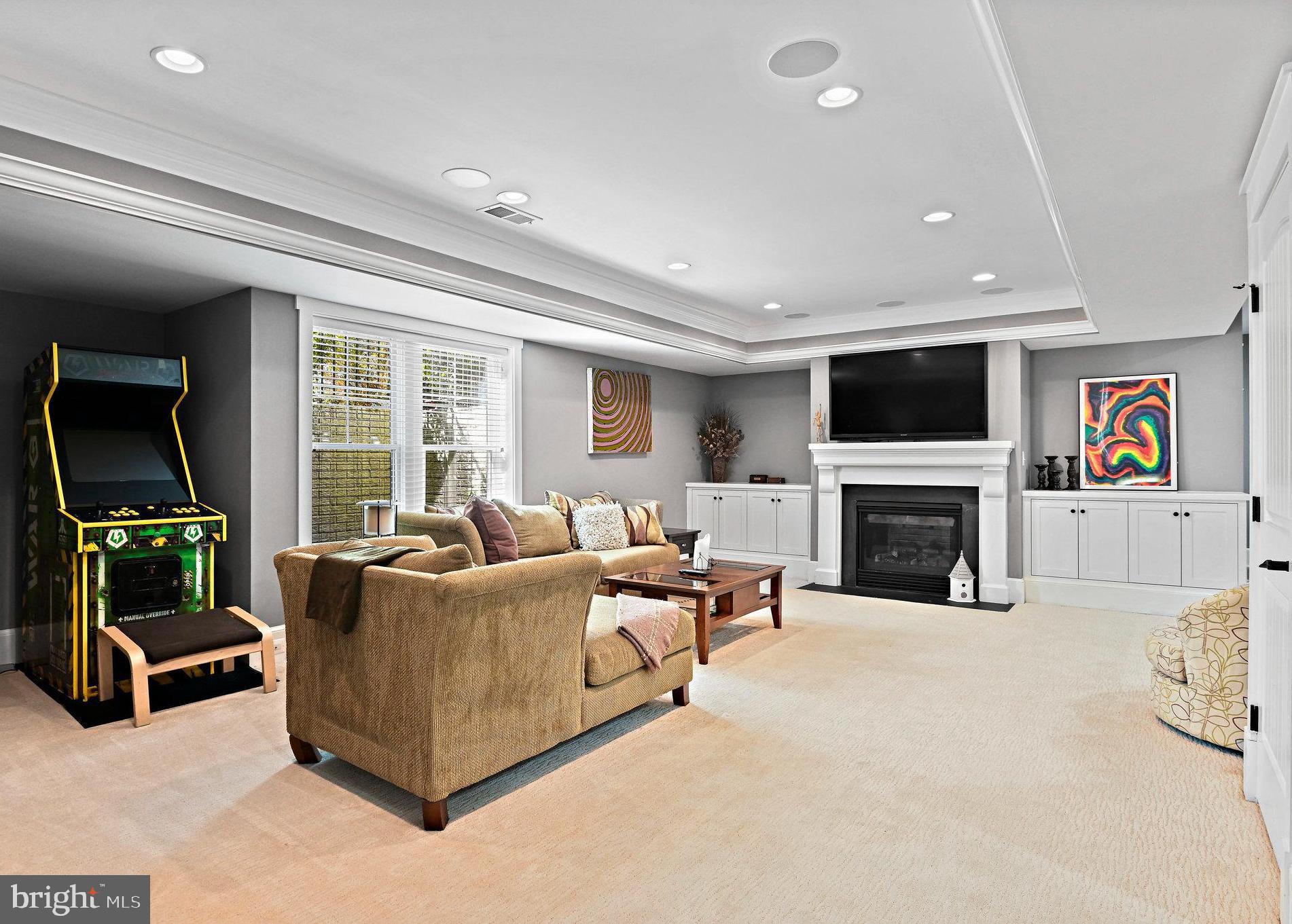 VIENNA WOODS - Residential