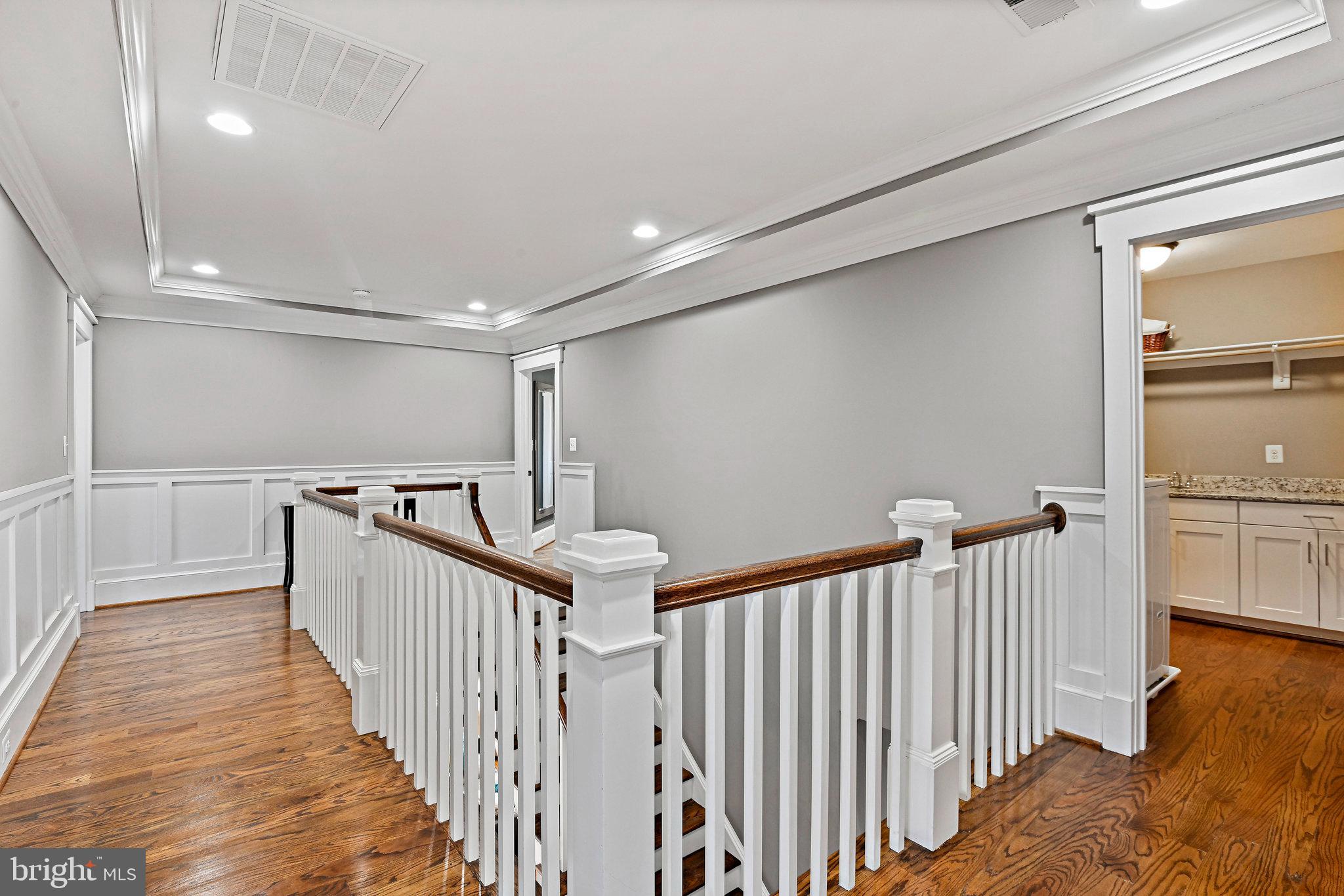 VIENNA WOODS - Residential