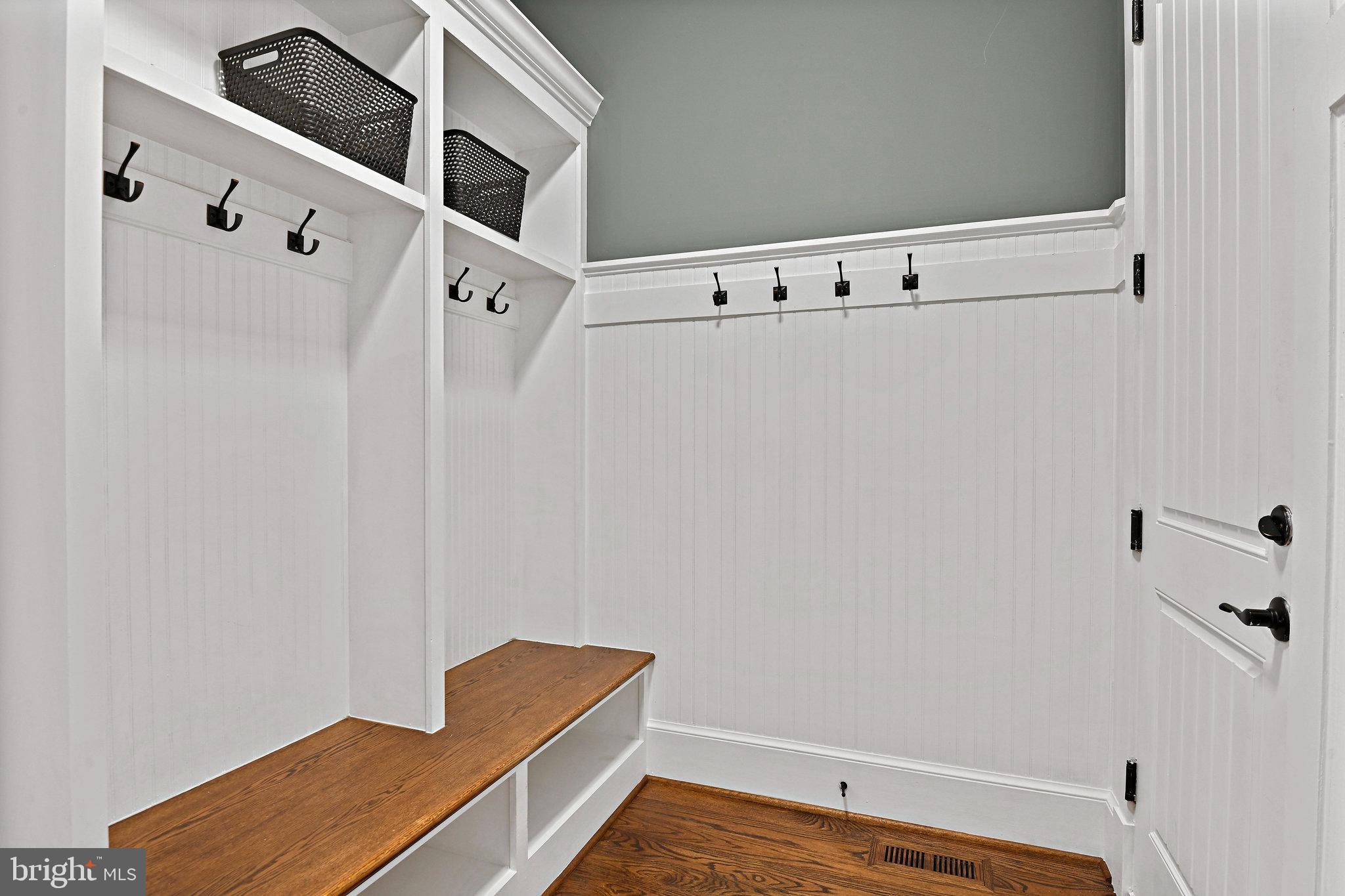 VIENNA WOODS - Residential