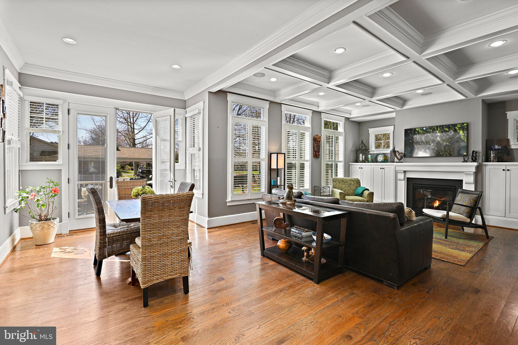 VIENNA WOODS - Residential