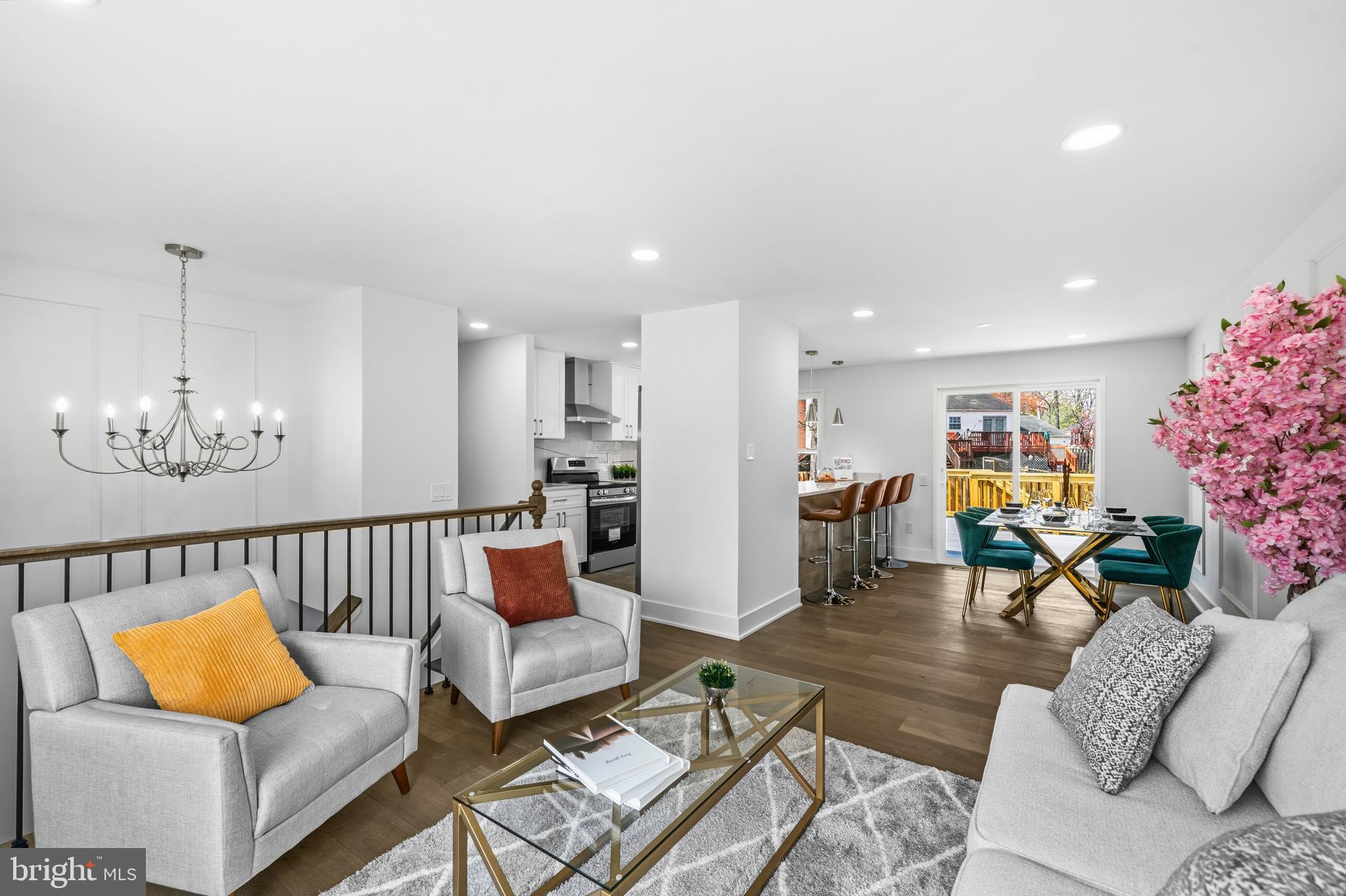 1210 BANNISTER CIRCLE