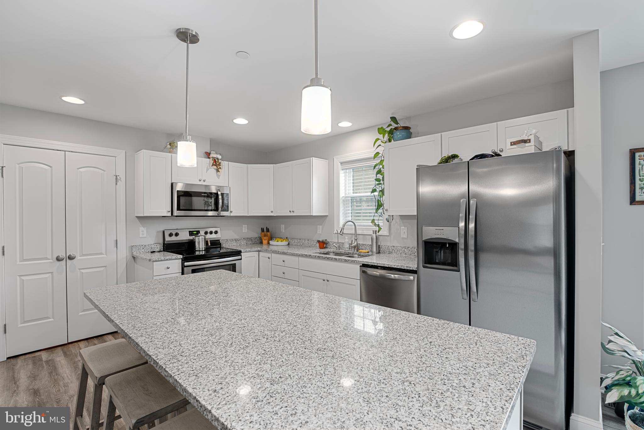 HOPKINS NECK - Residential