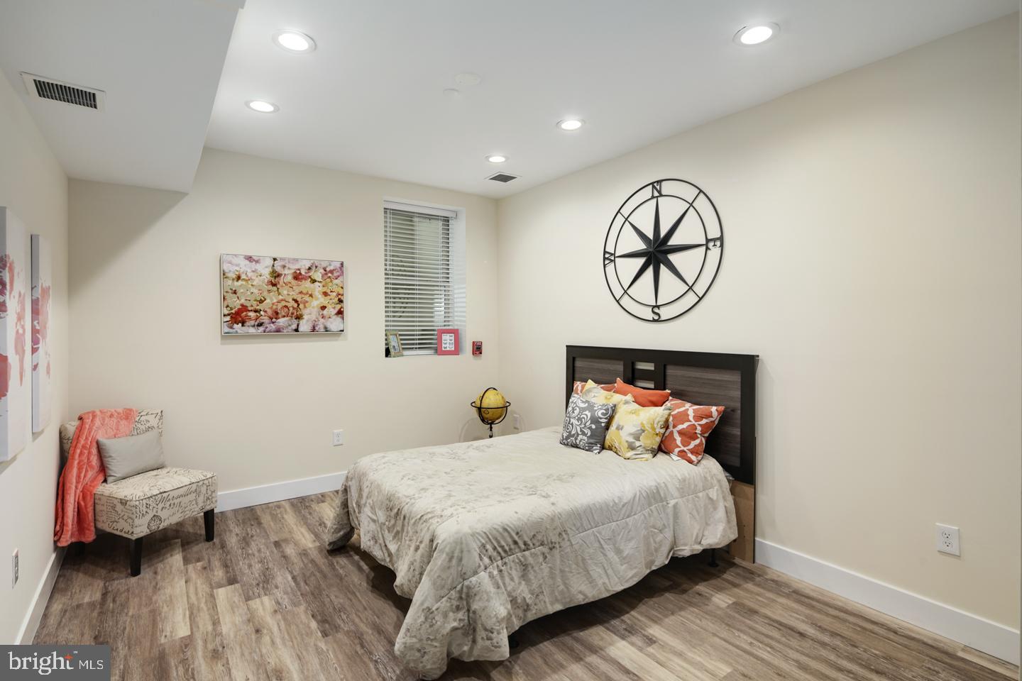 OLDE KENSINGTON - Residential