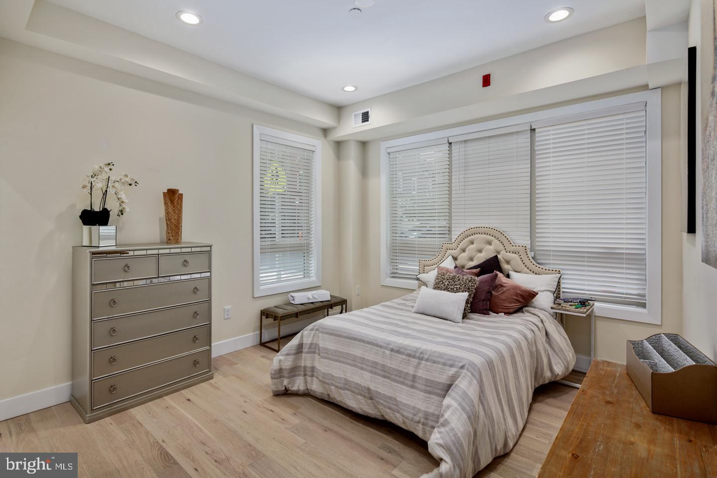 OLDE KENSINGTON - Residential