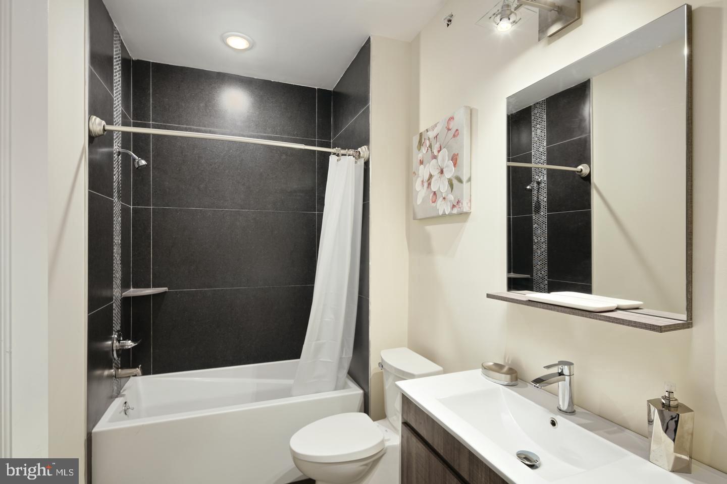 OLDE KENSINGTON - Residential