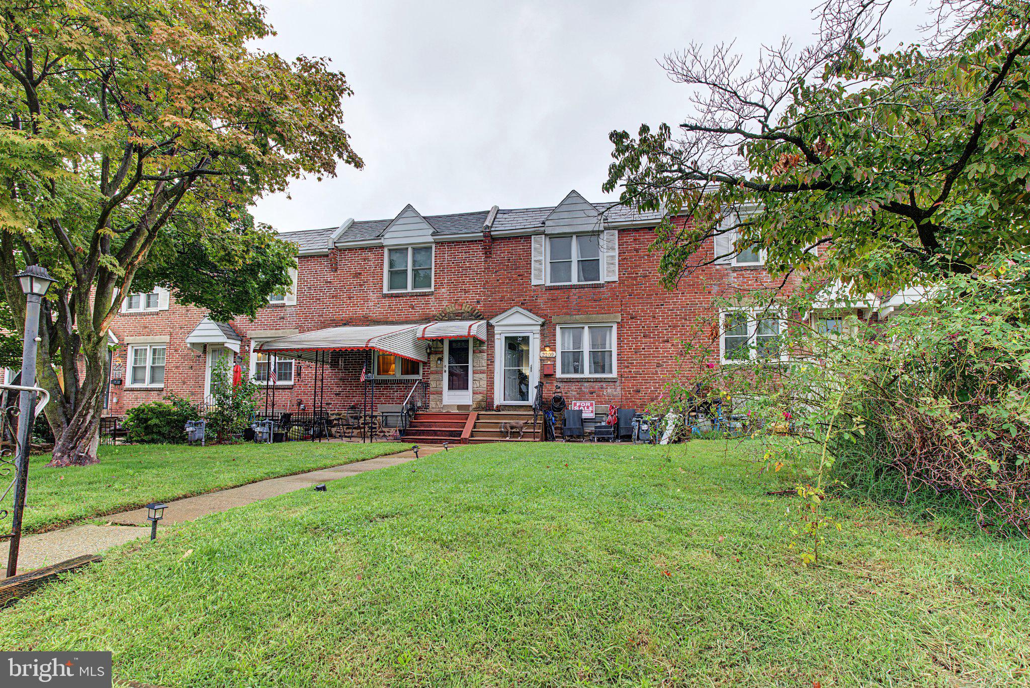 2209 LYNN BOULEVARD