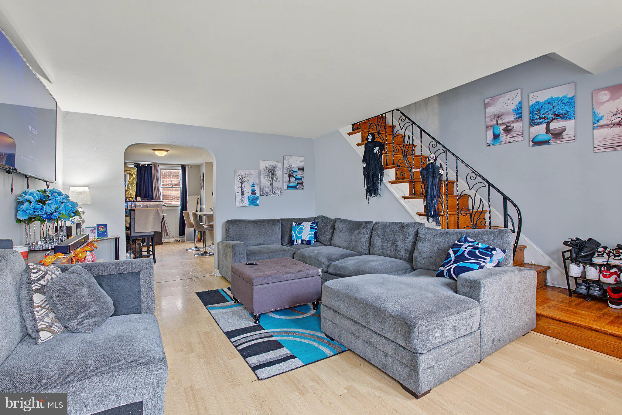 2209 LYNN BOULEVARD