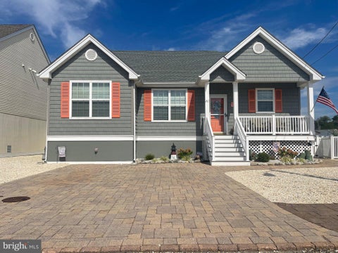 Homes For Sale - 80 Claudia Lane<br/> MANAHAWKIN, NJ 08050