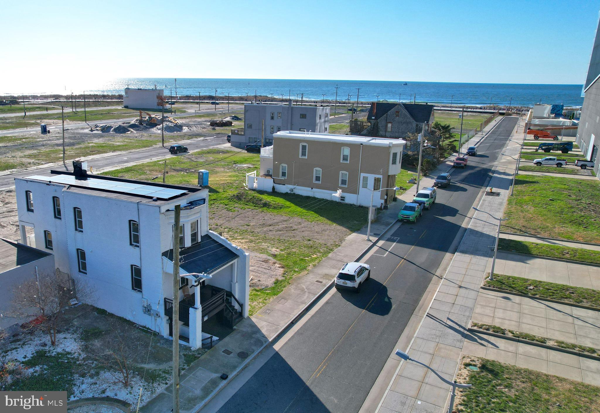 203 S METROPOLITAN AVENUE