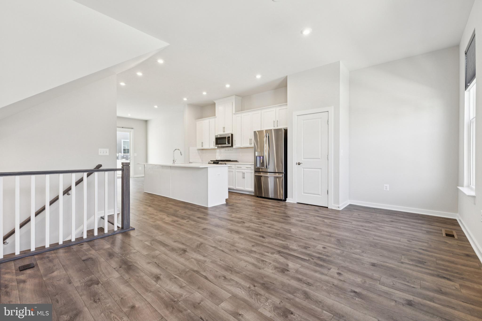 POTOMAC SHORES - Residential