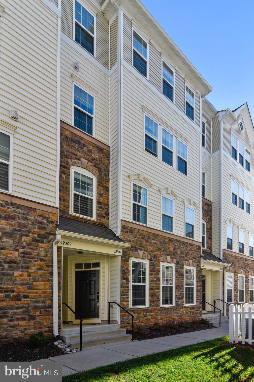 MERCER PARK CONDOMINIUM - Residential