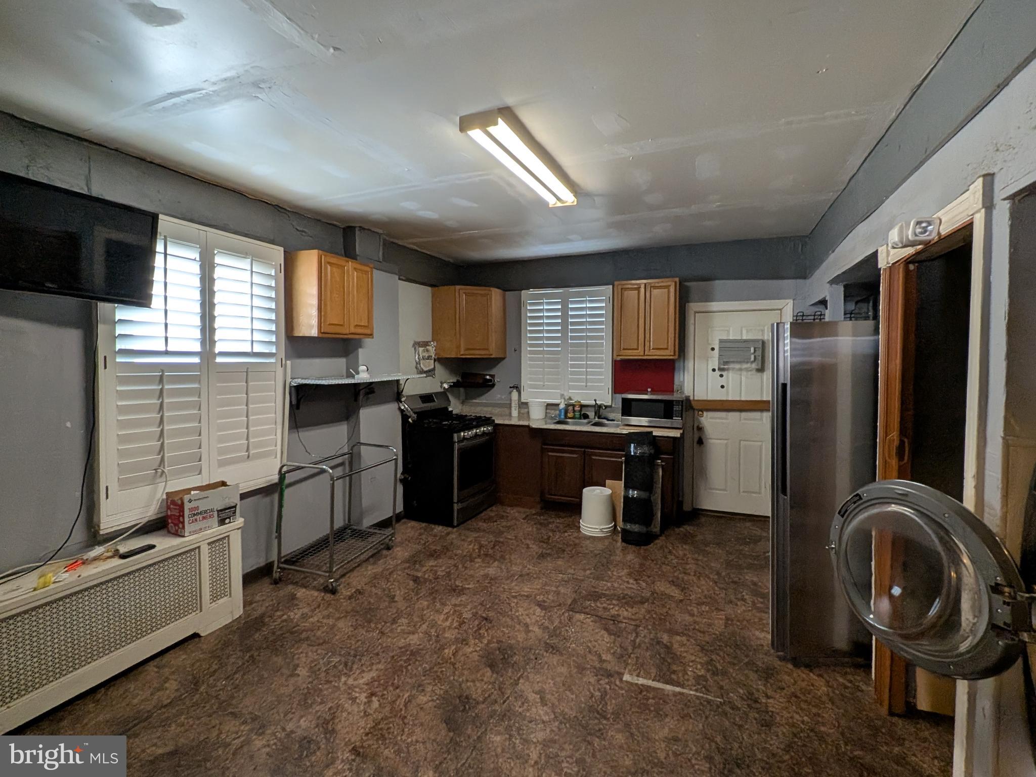 WEST OAK LANE - Residential