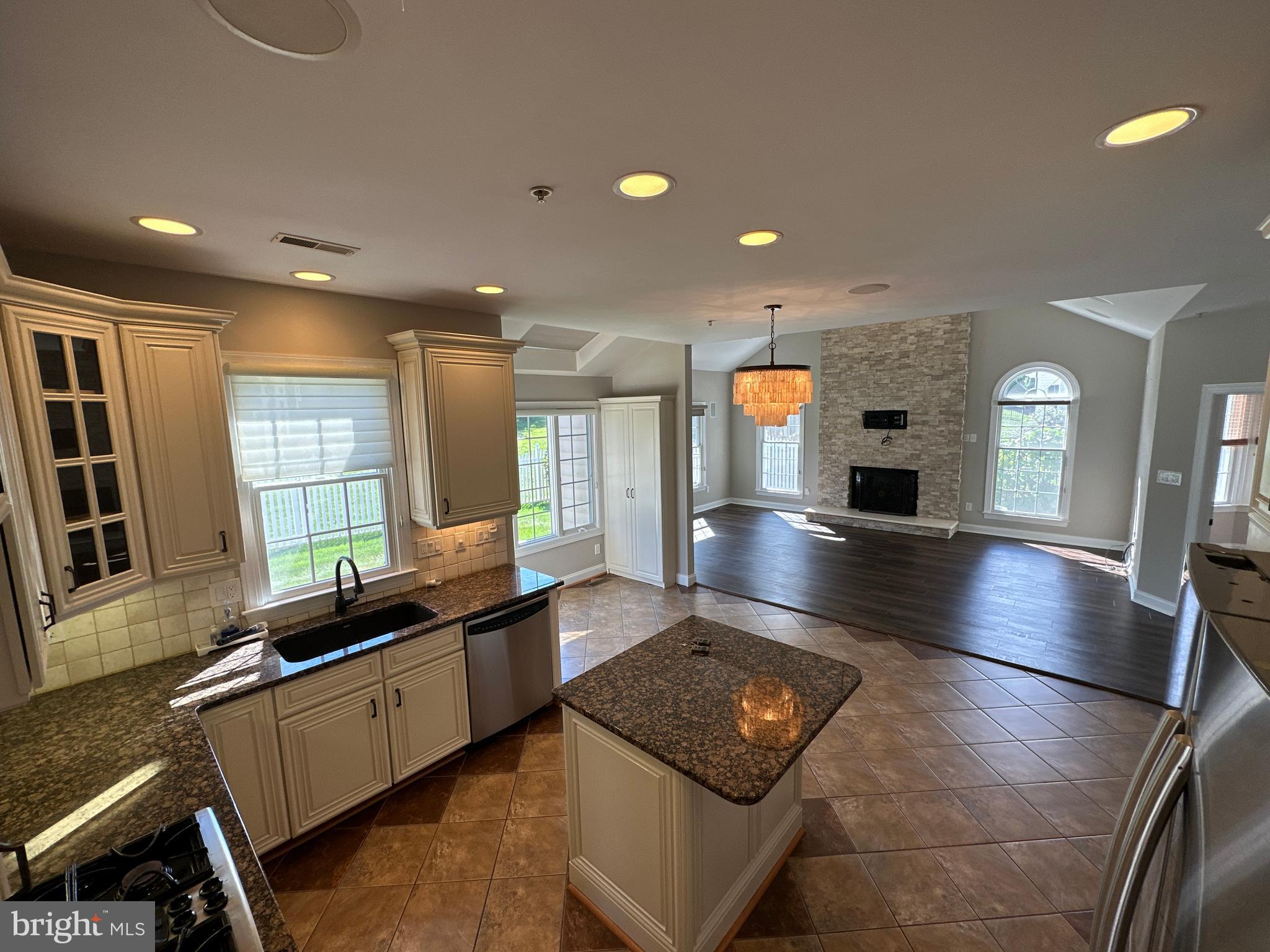 HOYLES MILL VILLAGE - Residential Lease