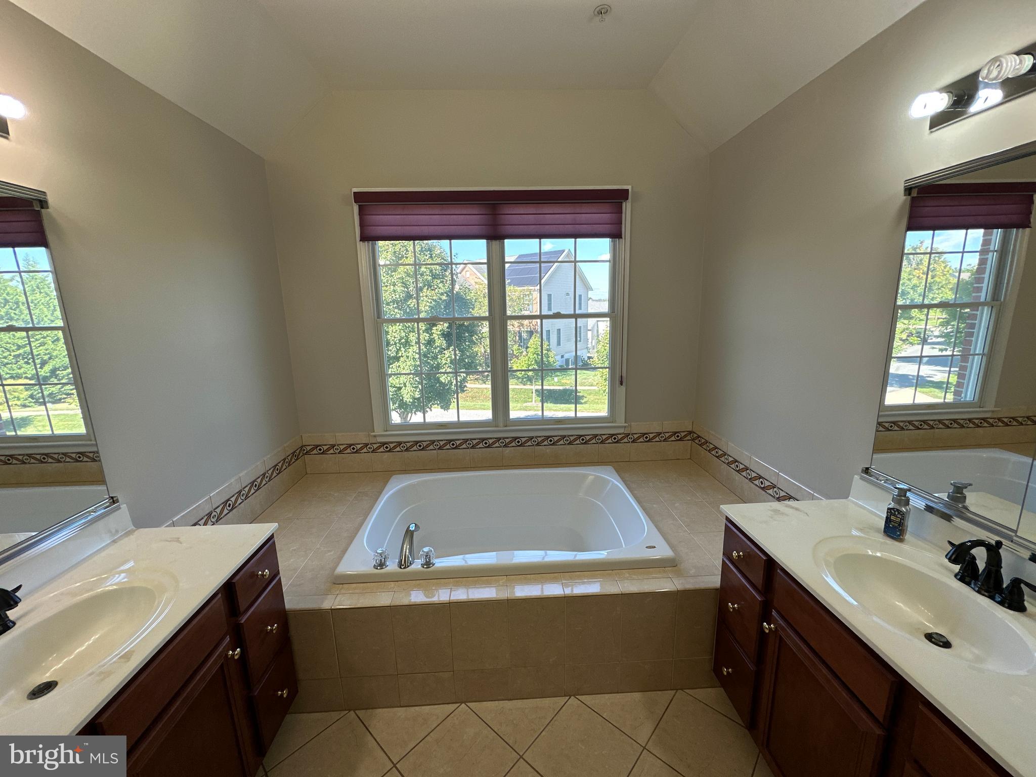 HOYLES MILL VILLAGE - Residential Lease