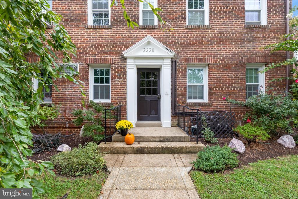 Photo of 2228 40th Street NW #1, WASHINGTON, DC 20007 (MLS # DCDC2232906)