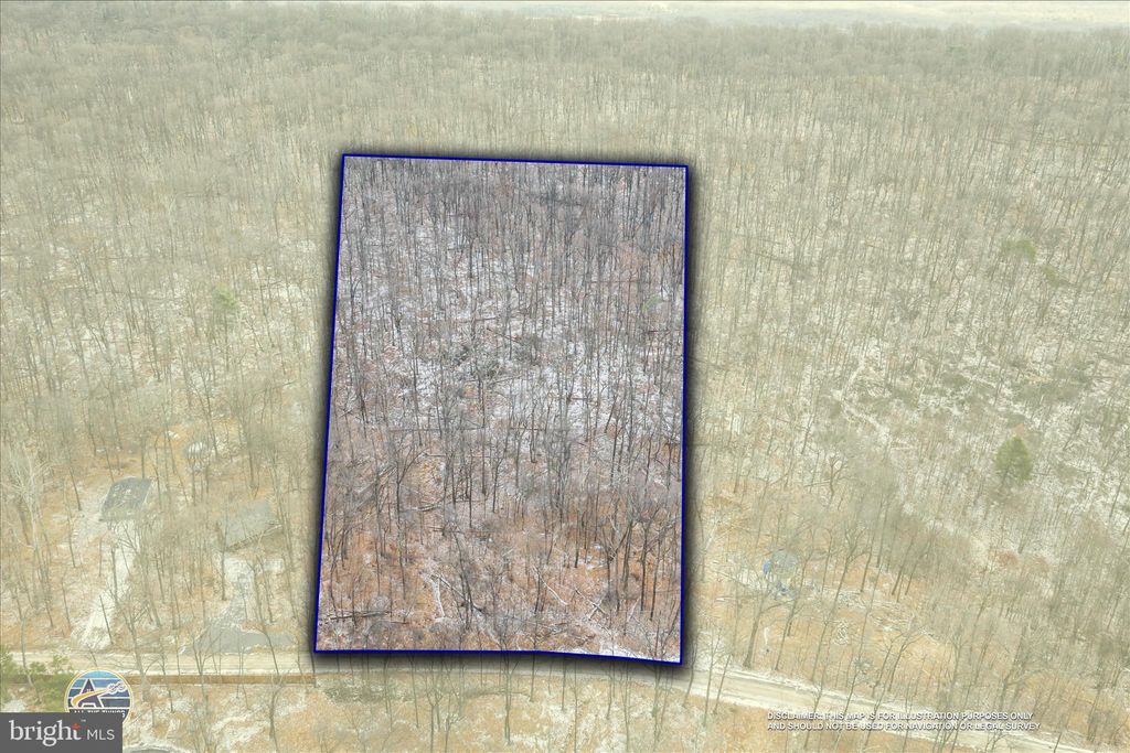 Photo of 448 Maverick Trl, HEDGESVILLE, WV 25427 (MLS # WVMO2007110)