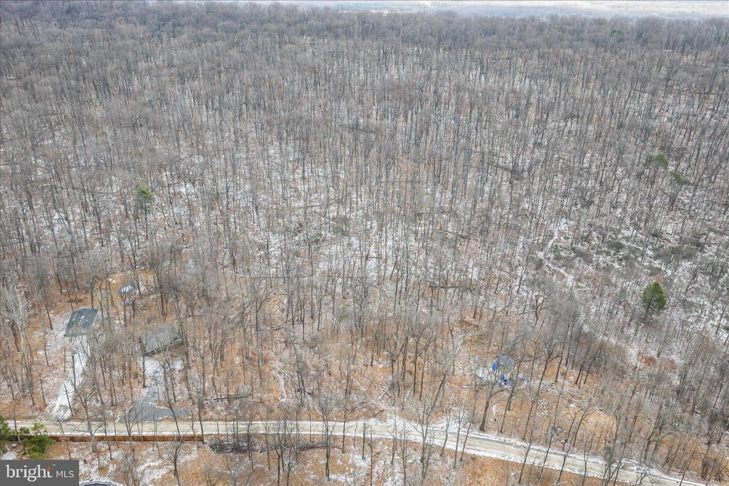 Photo of 448 Maverick Trl, HEDGESVILLE, WV 25427 (MLS # WVMO2007110)