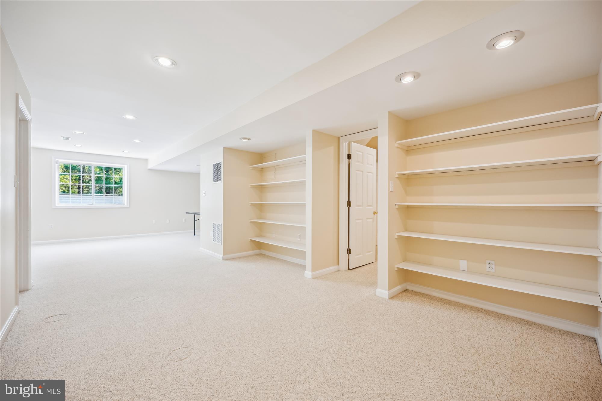 KINGS BRIDGE - Residential