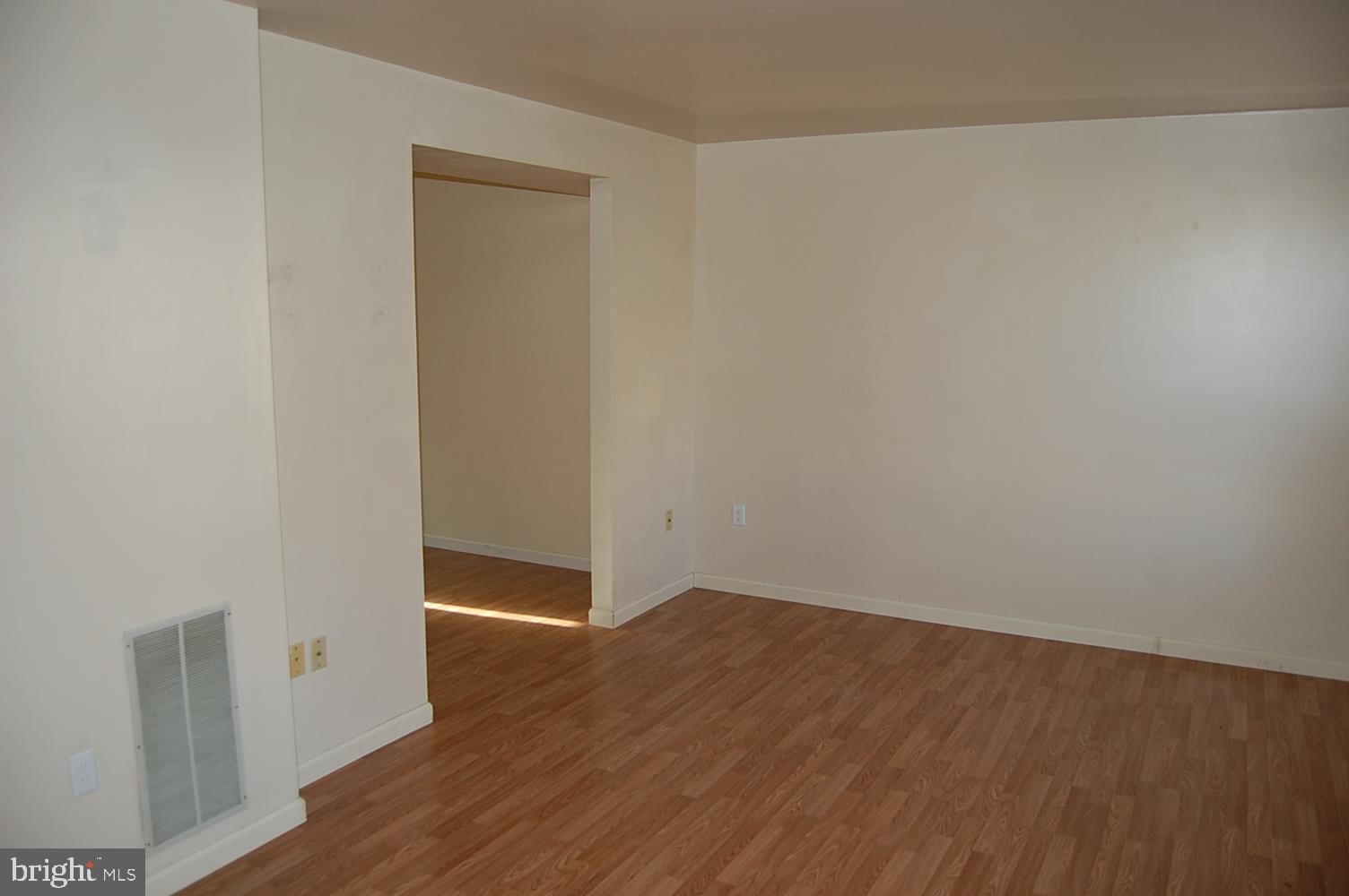 LEXINGTON WOODS - Residential