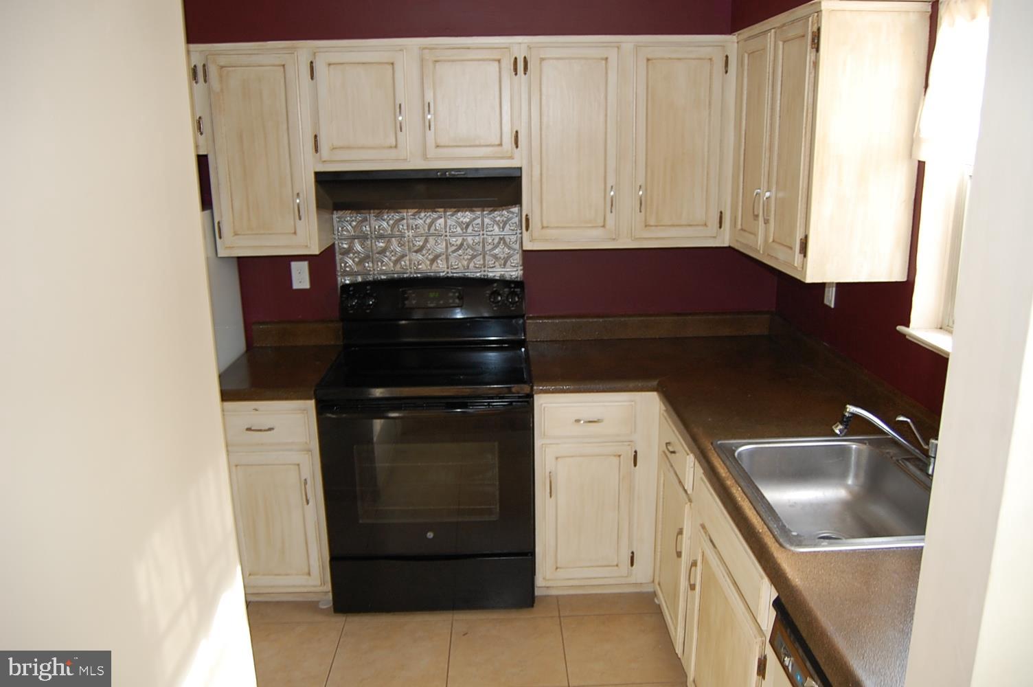 LEXINGTON WOODS - Residential