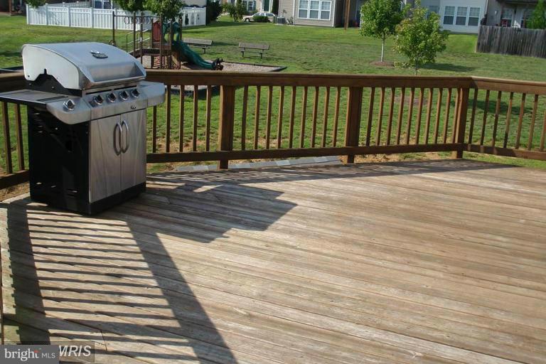 HOLLY WOODS - Residential Lease