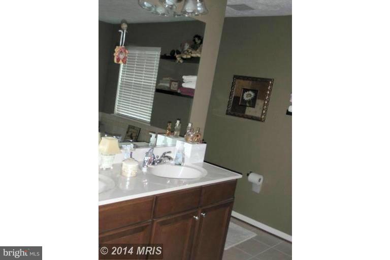 HOLLY WOODS - Residential Lease