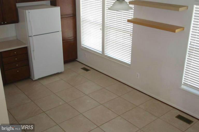 HOLLY WOODS - Residential Lease