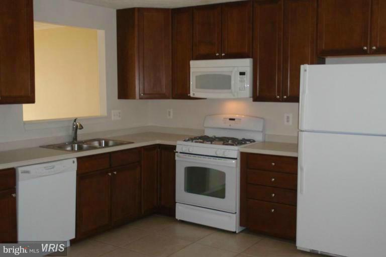 HOLLY WOODS - Residential Lease