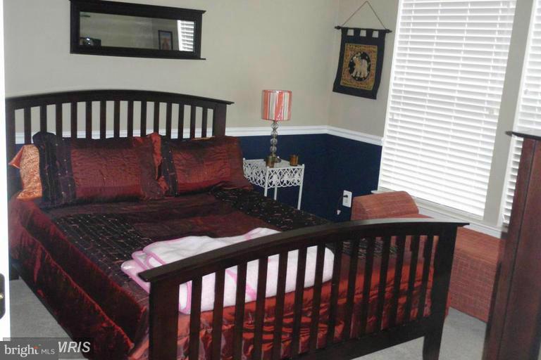 HOLLY WOODS - Residential Lease