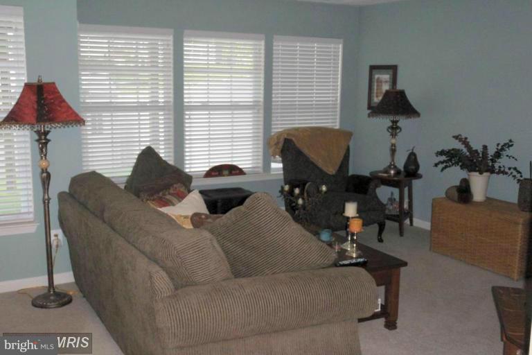 HOLLY WOODS - Residential Lease