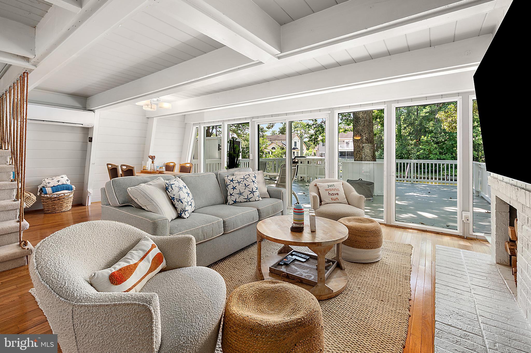 32 DRIFTWOOD LANE