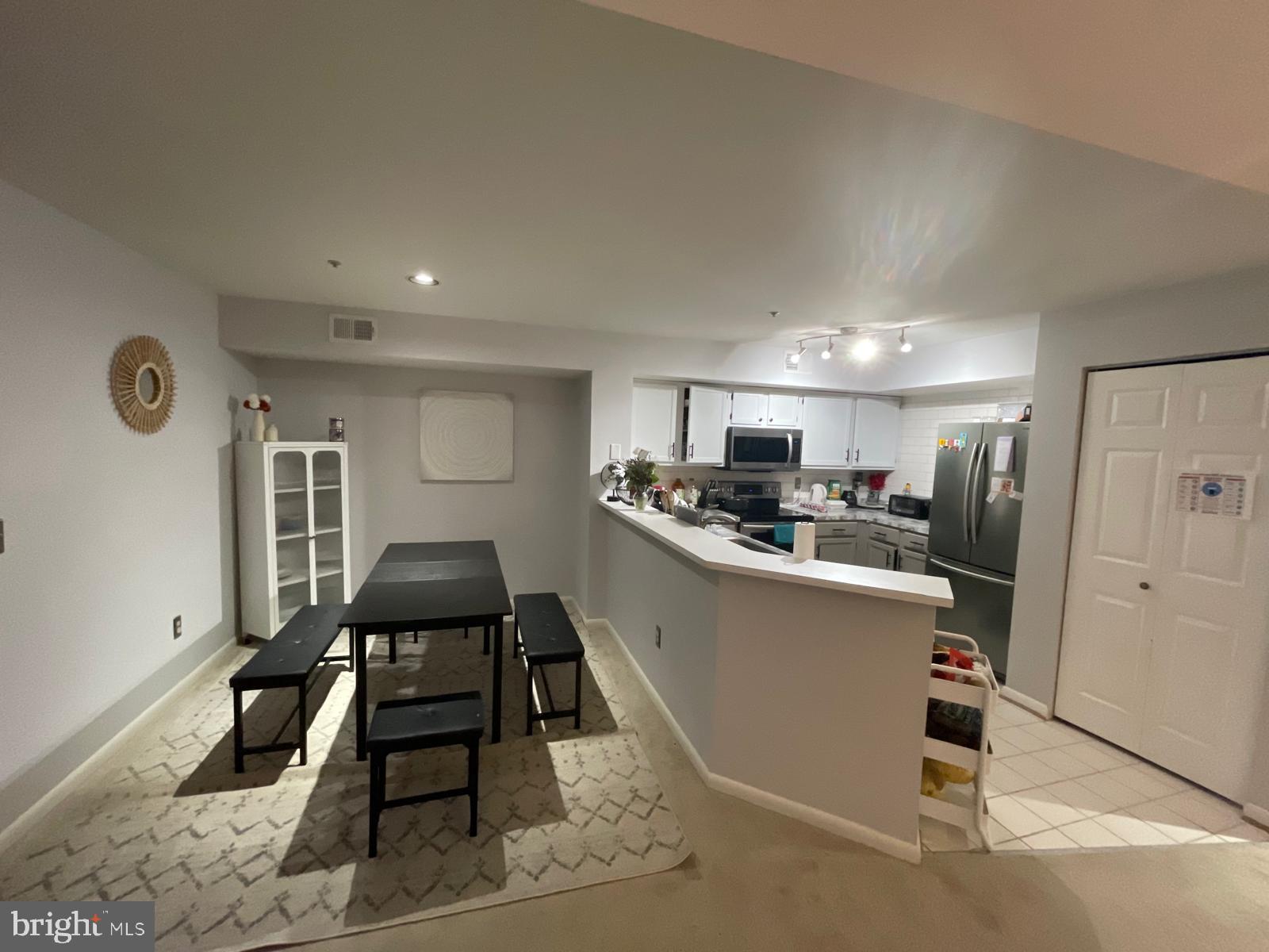 ANNAPOLIS OVERLOOK - Residential