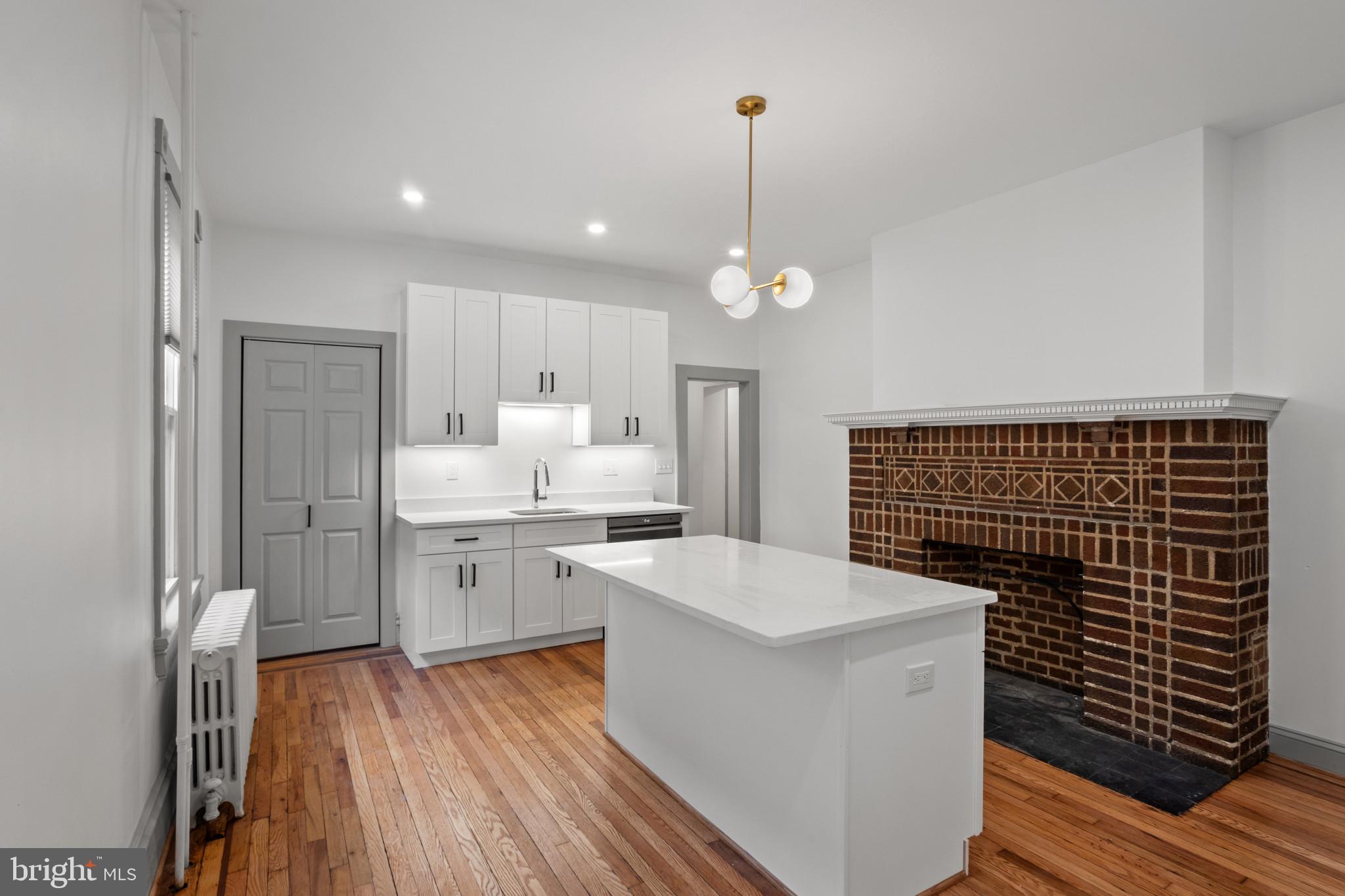 BUTCHERS HILL - Residential Lease