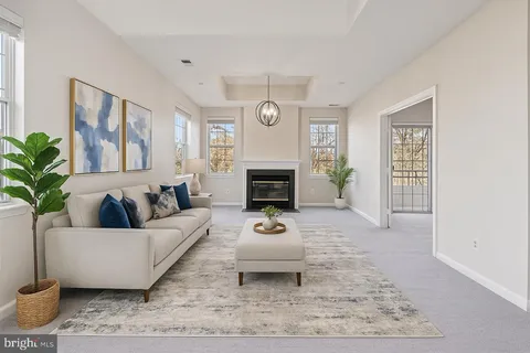 4225 Mozart Brigade Lane Unit 94, Fairfax, VA MLS: VAFX2276470