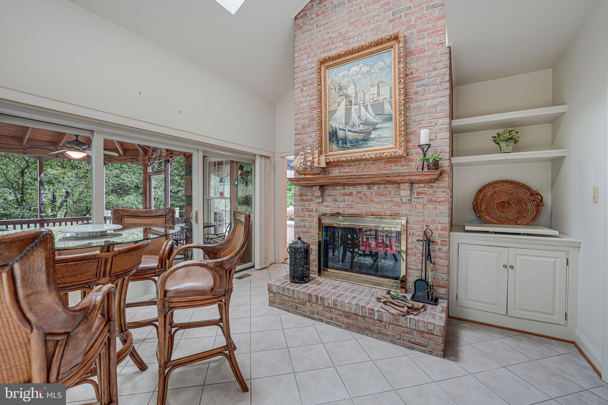 CENTURY OAK - Residential