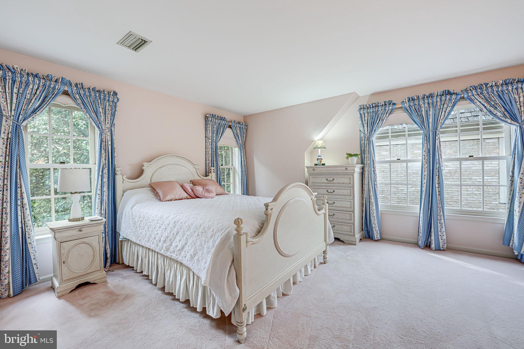 CENTURY OAK - Residential