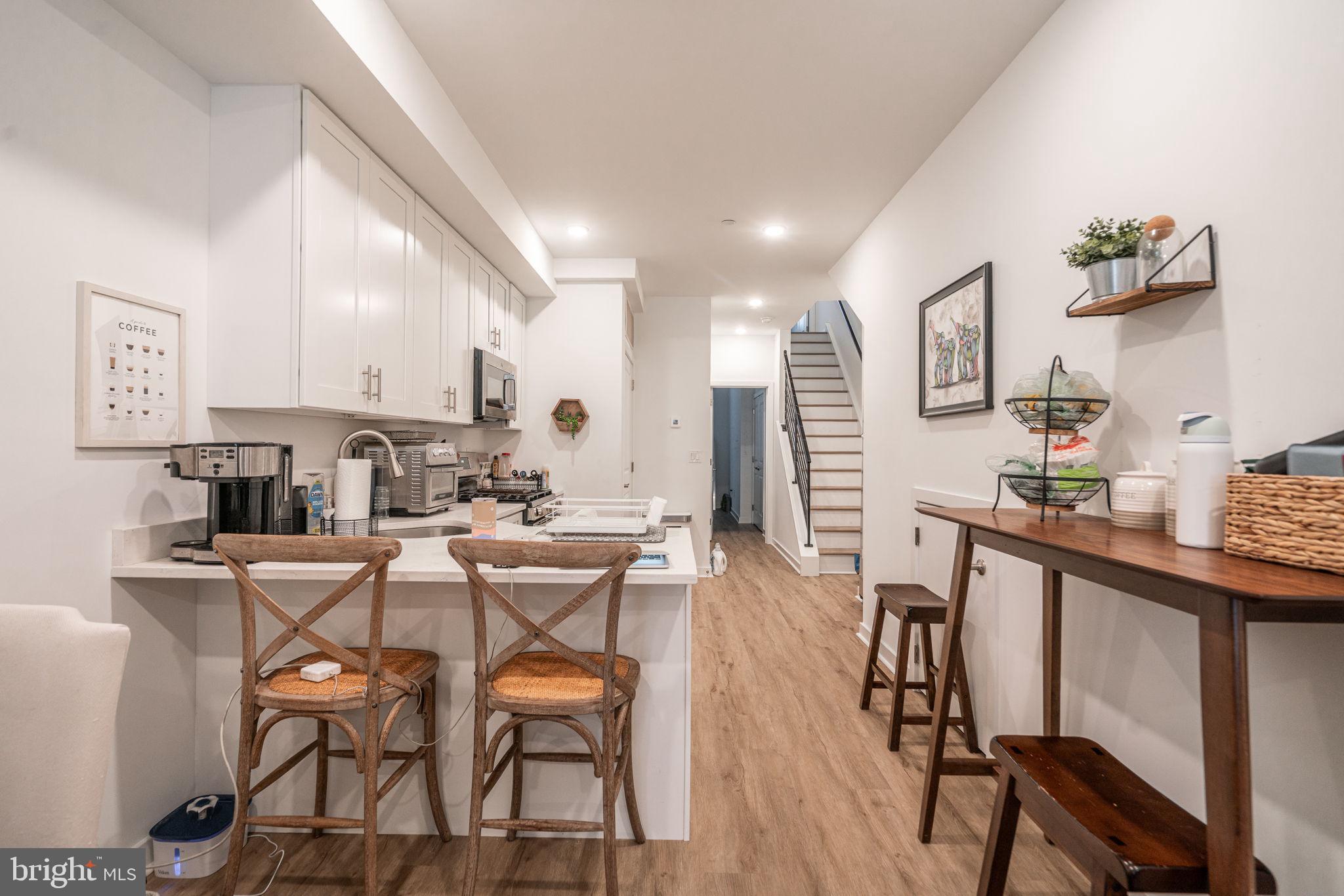 POINT BREEZE - Residential Income