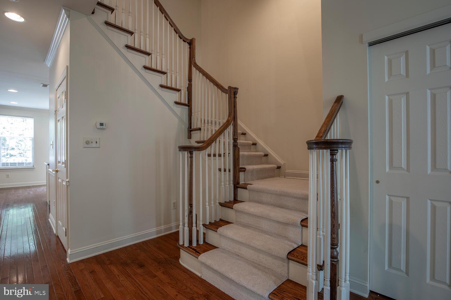 OXFORD LANE - Residential