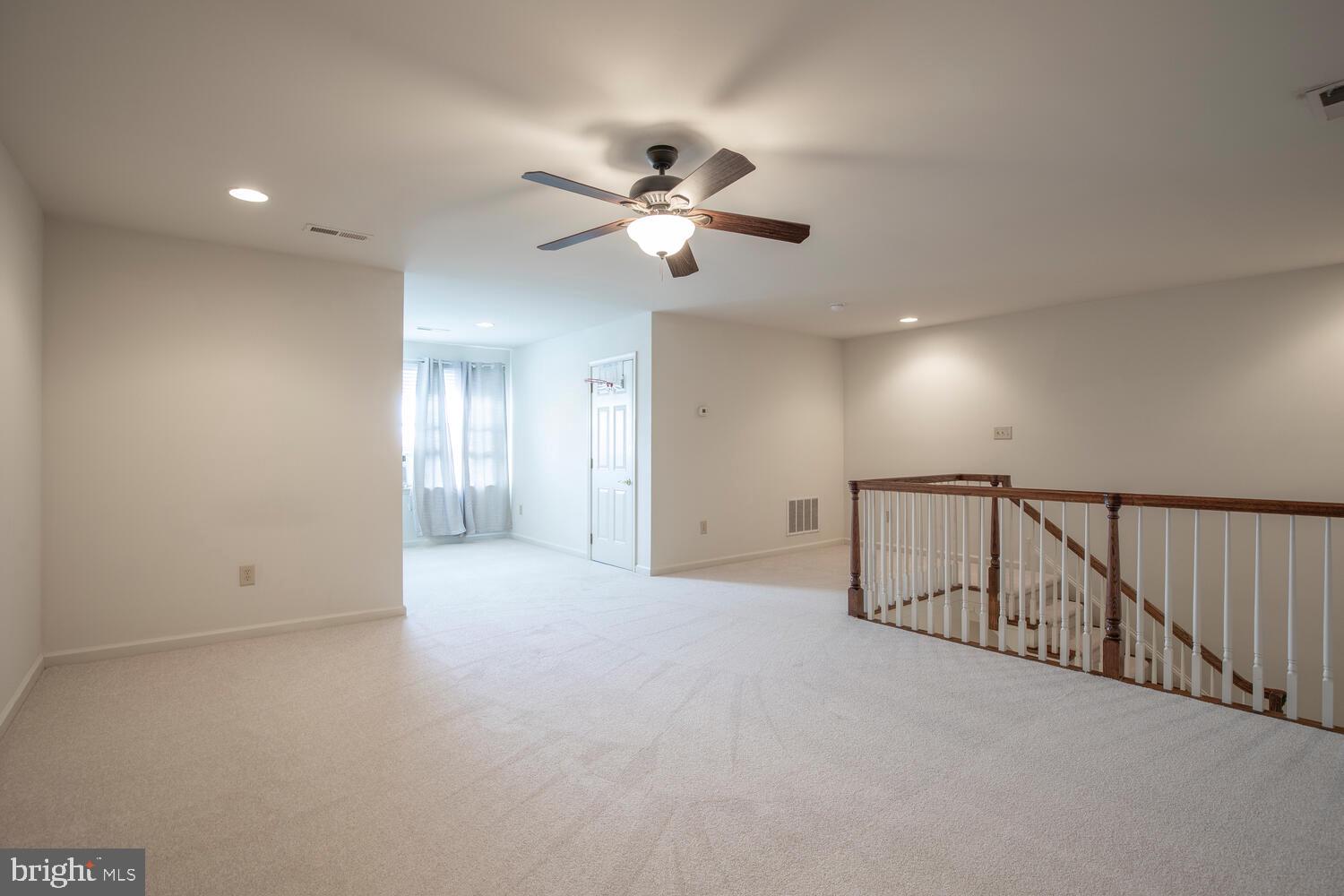 OXFORD LANE - Residential