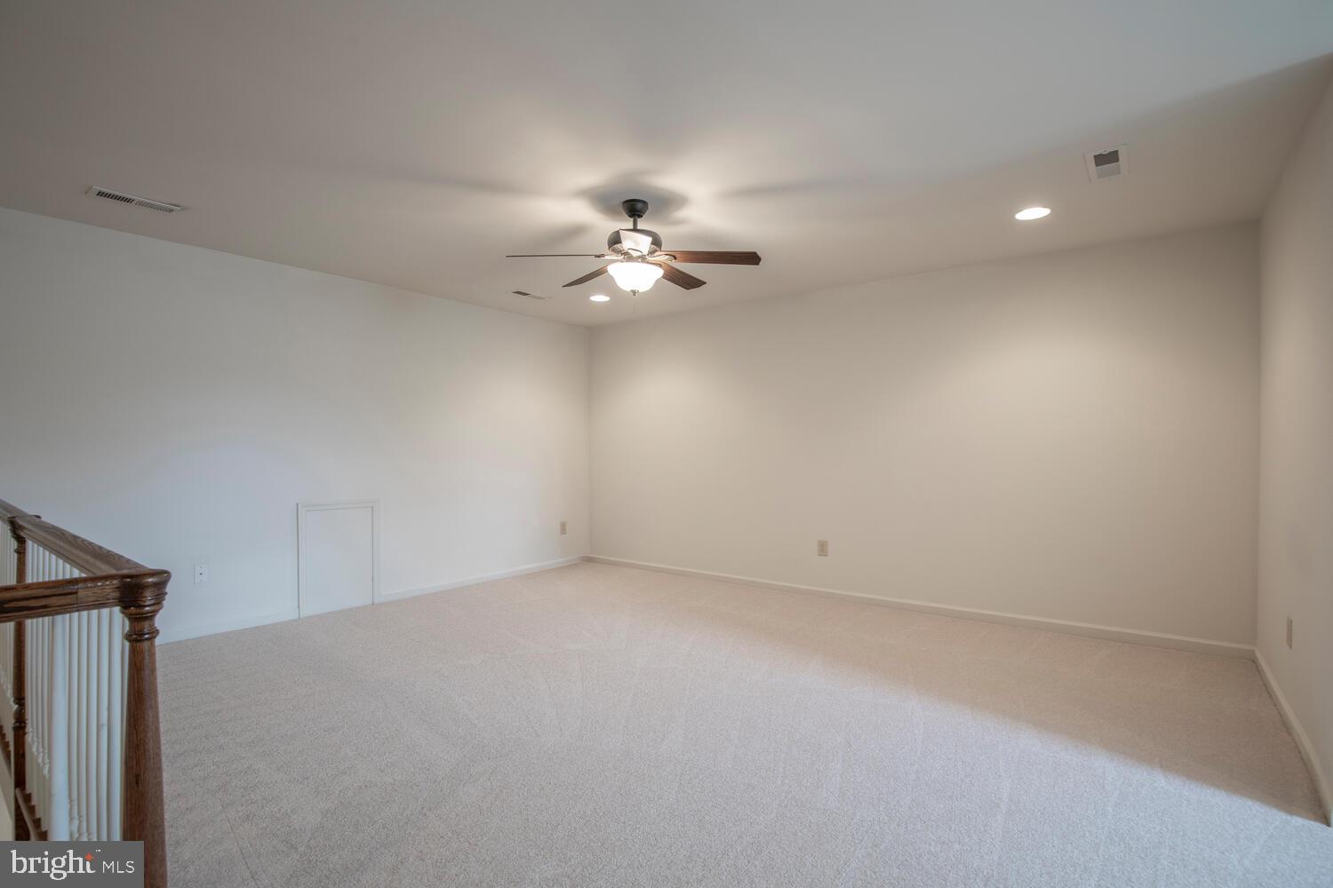 OXFORD LANE - Residential