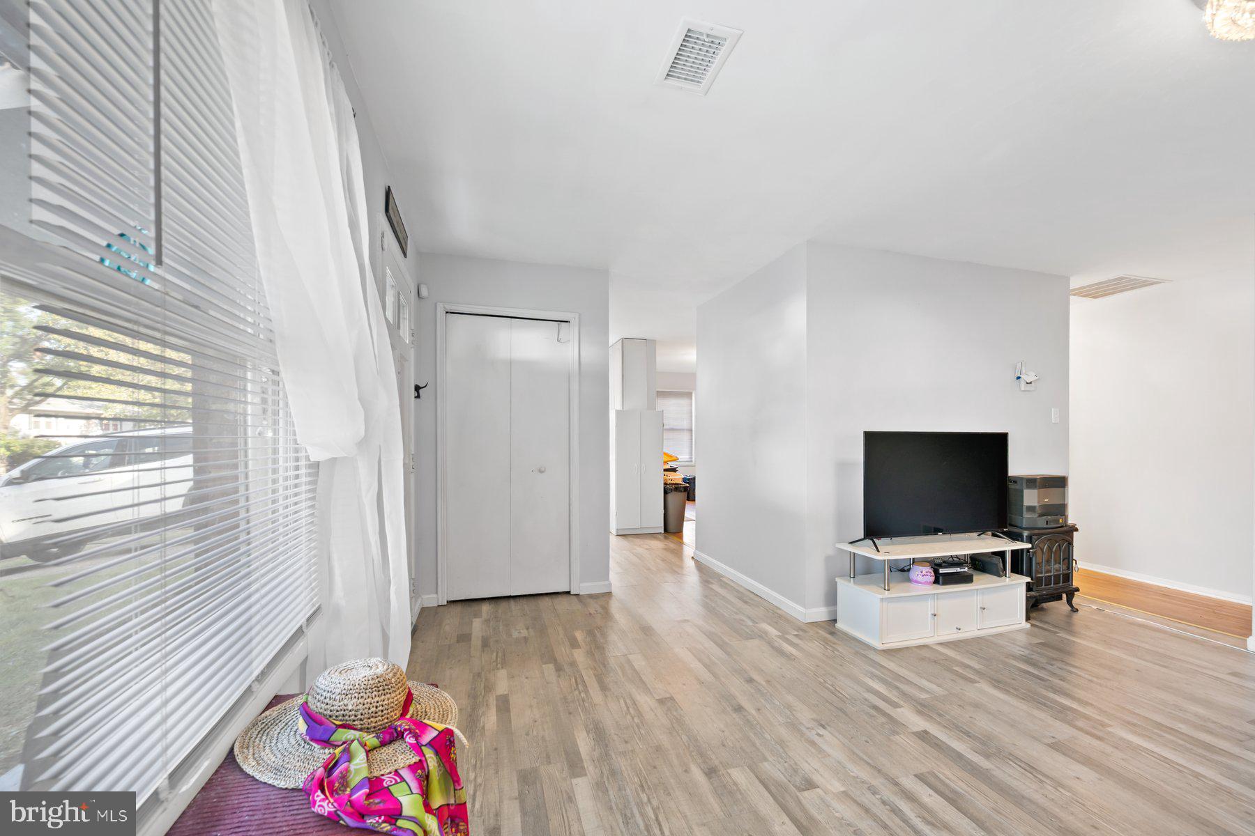 MAPLE RIDGE - Residential Lease