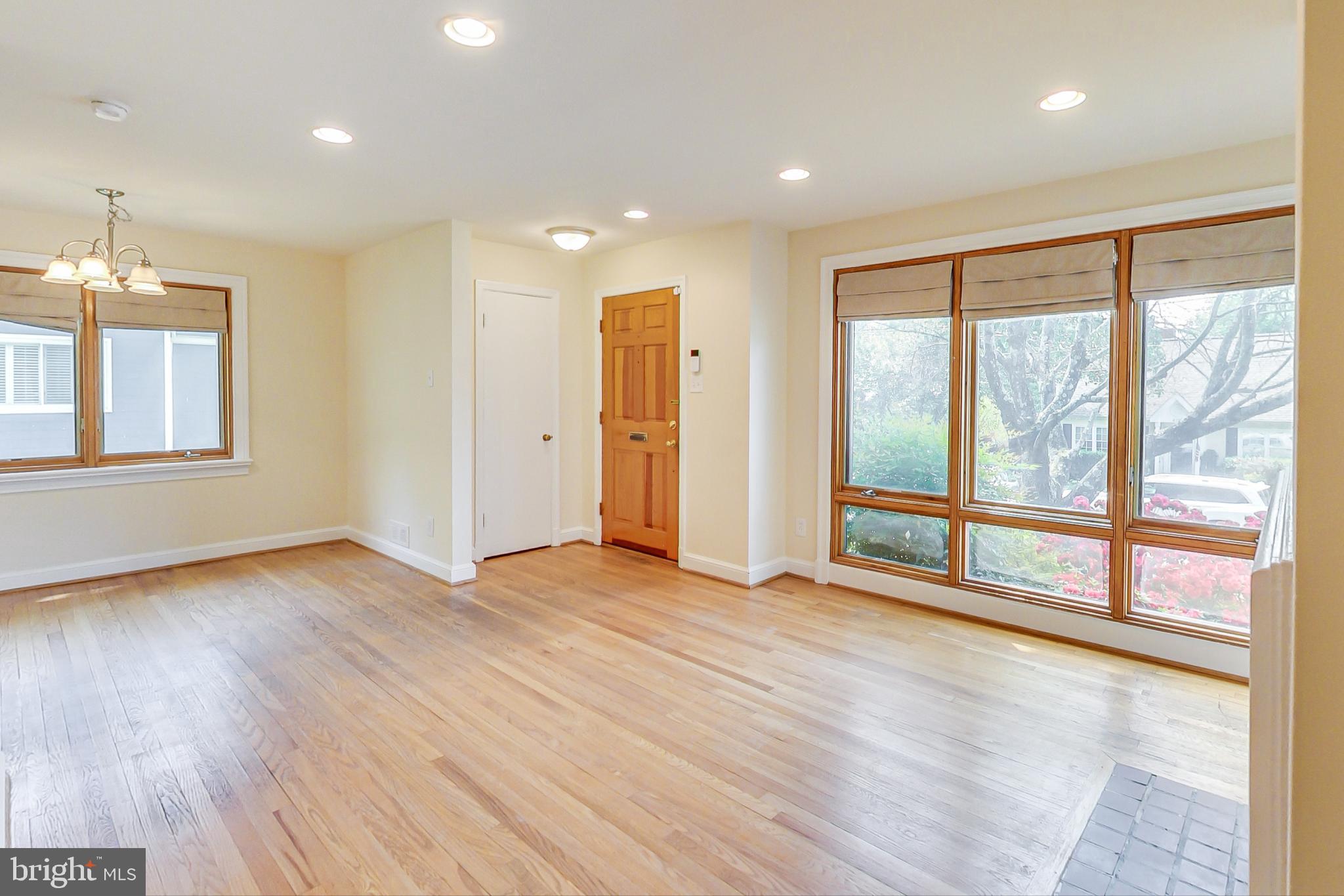 PARKWOOD - Residential Lease