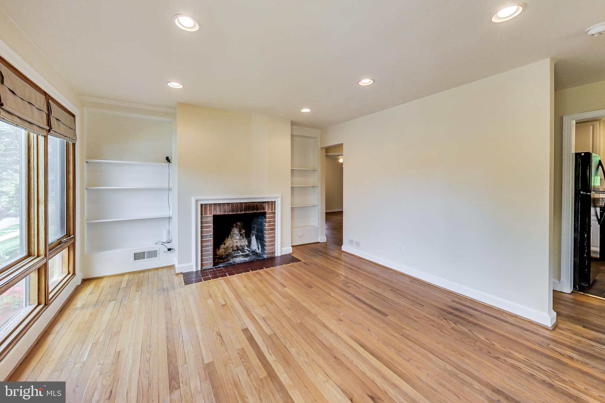 PARKWOOD - Residential Lease