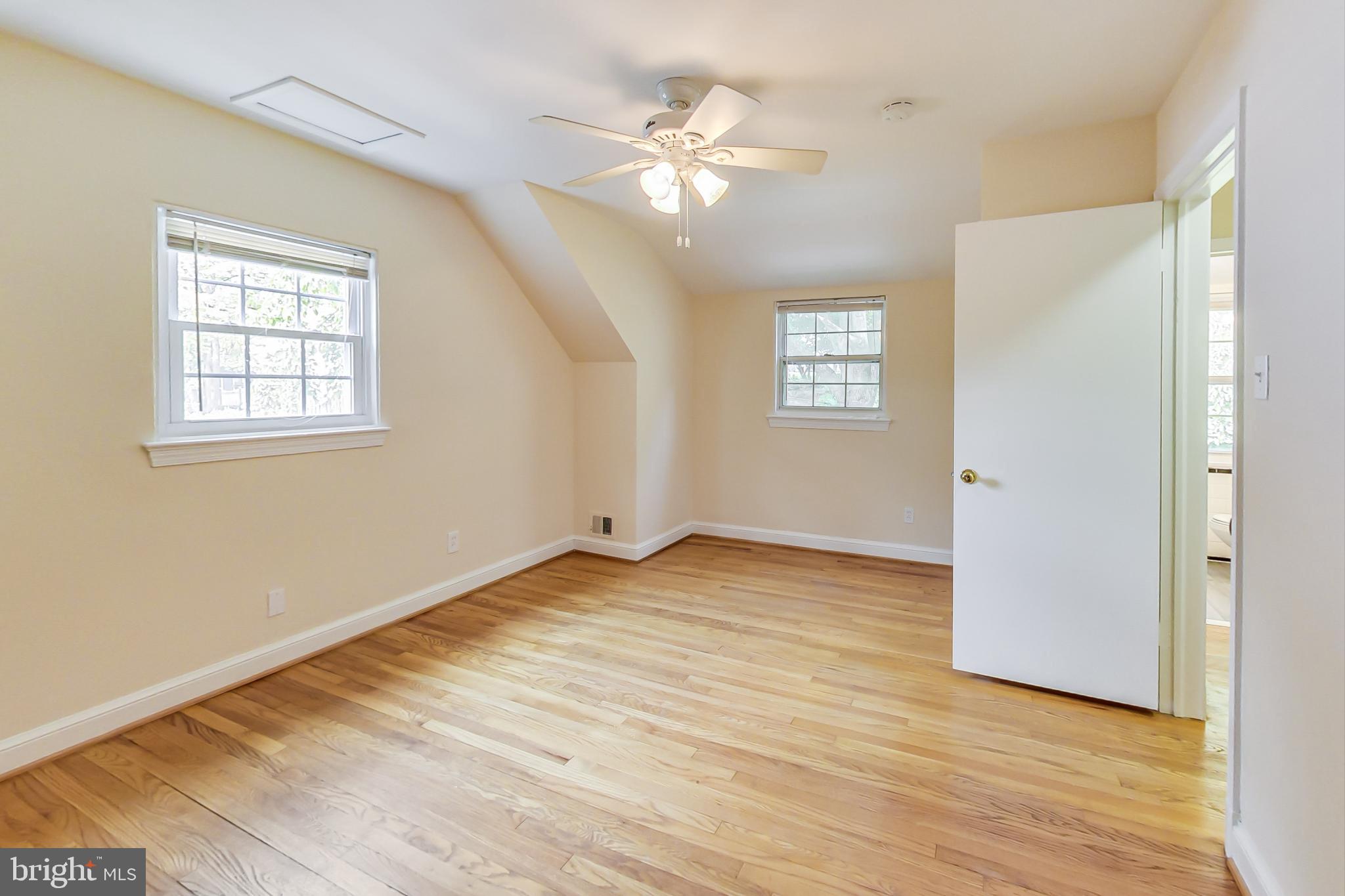 PARKWOOD - Residential Lease