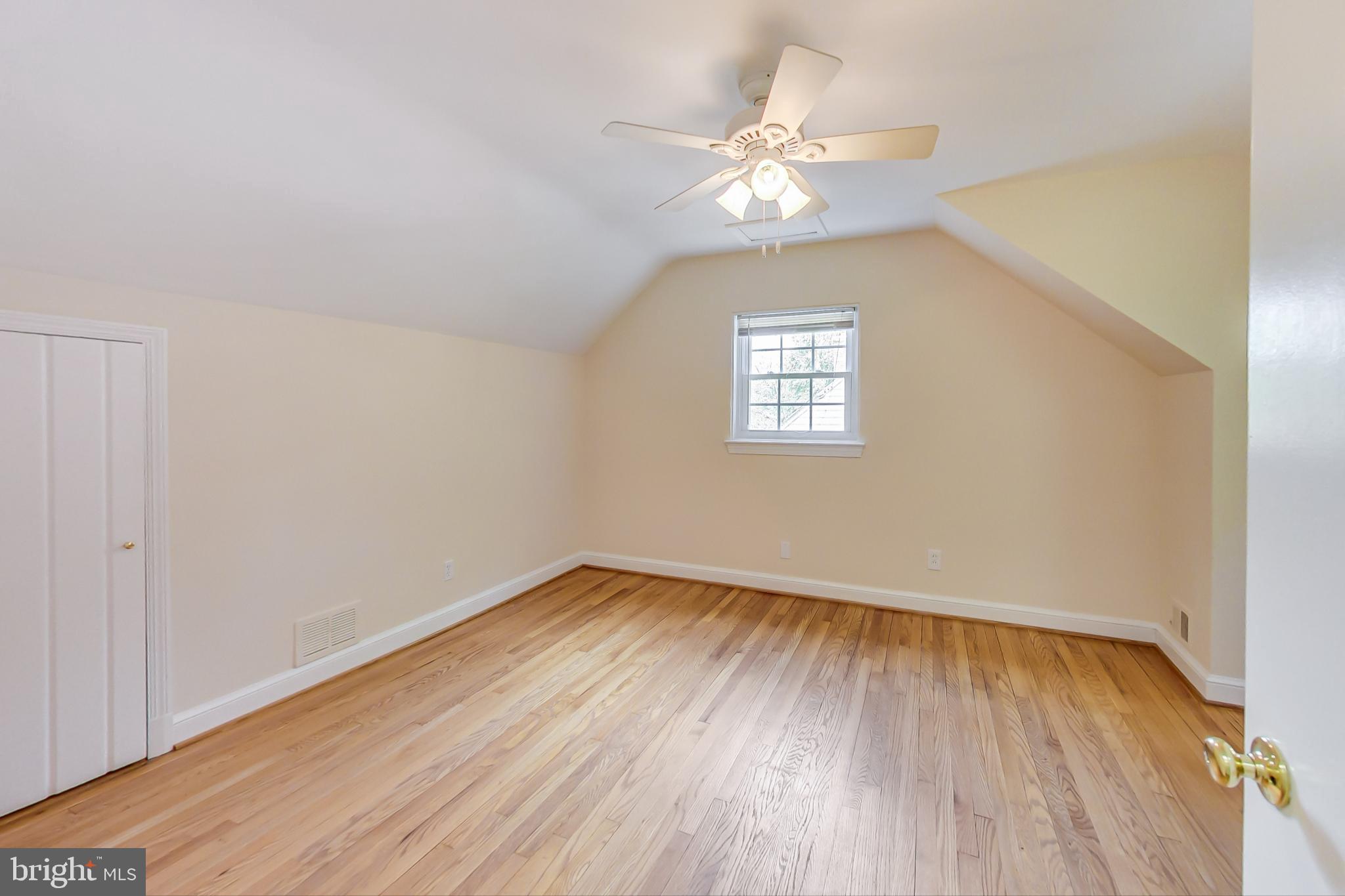 PARKWOOD - Residential Lease