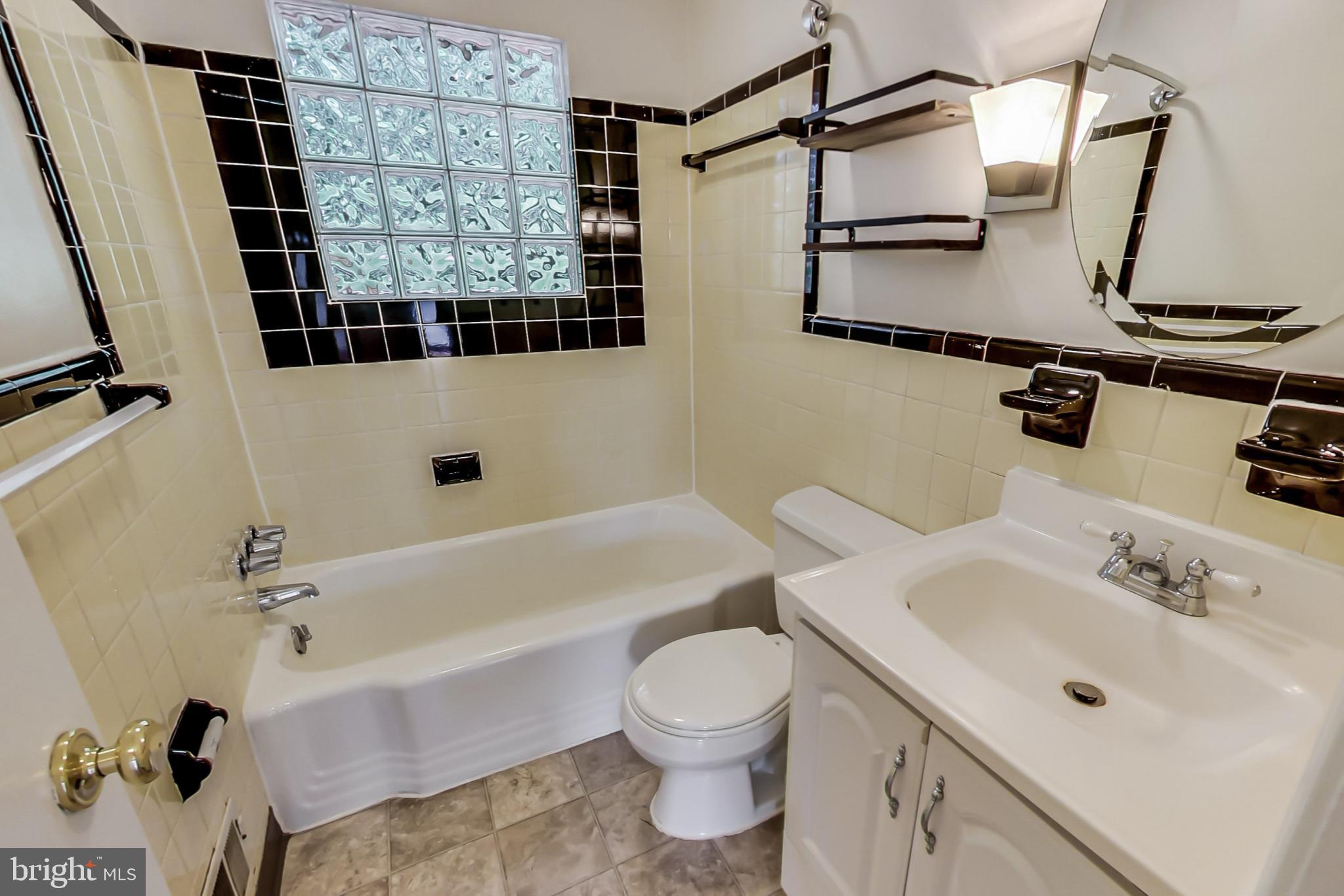 PARKWOOD - Residential Lease