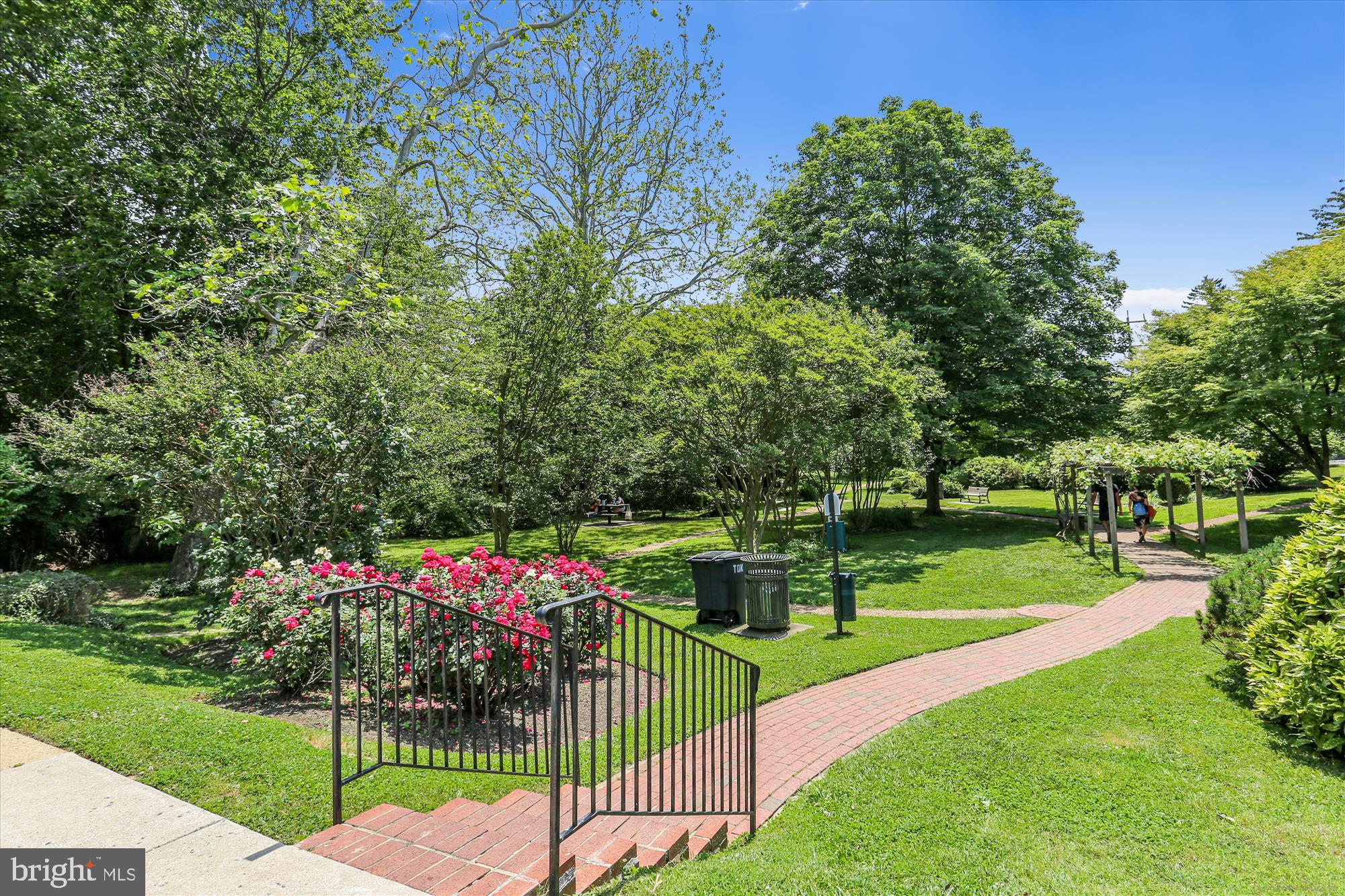 PARKWOOD - Residential Lease