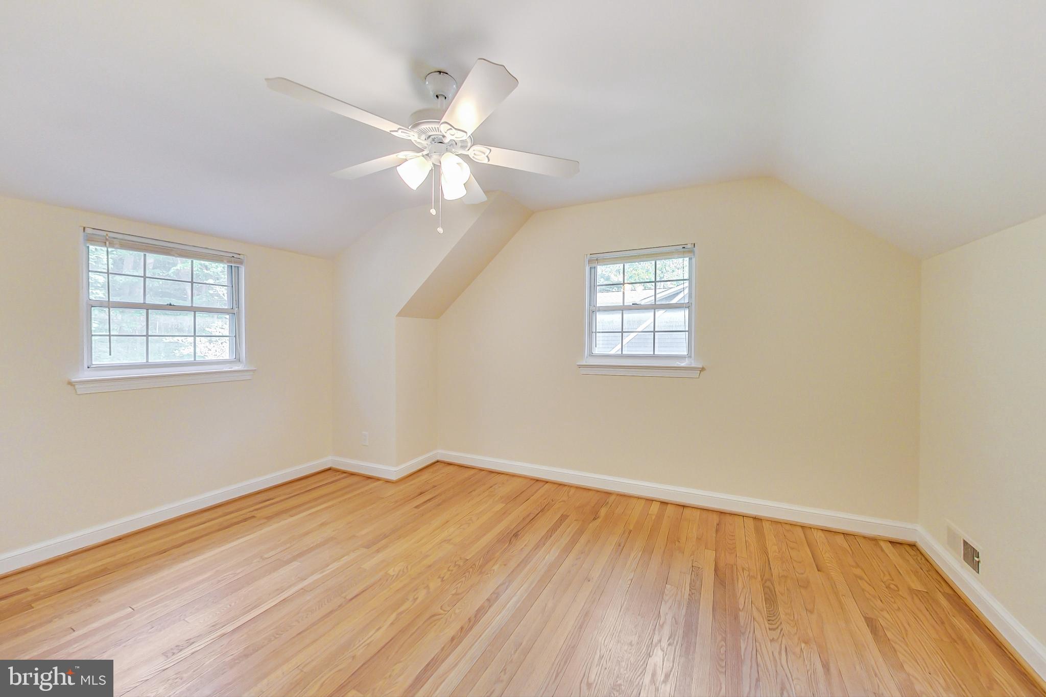 PARKWOOD - Residential Lease